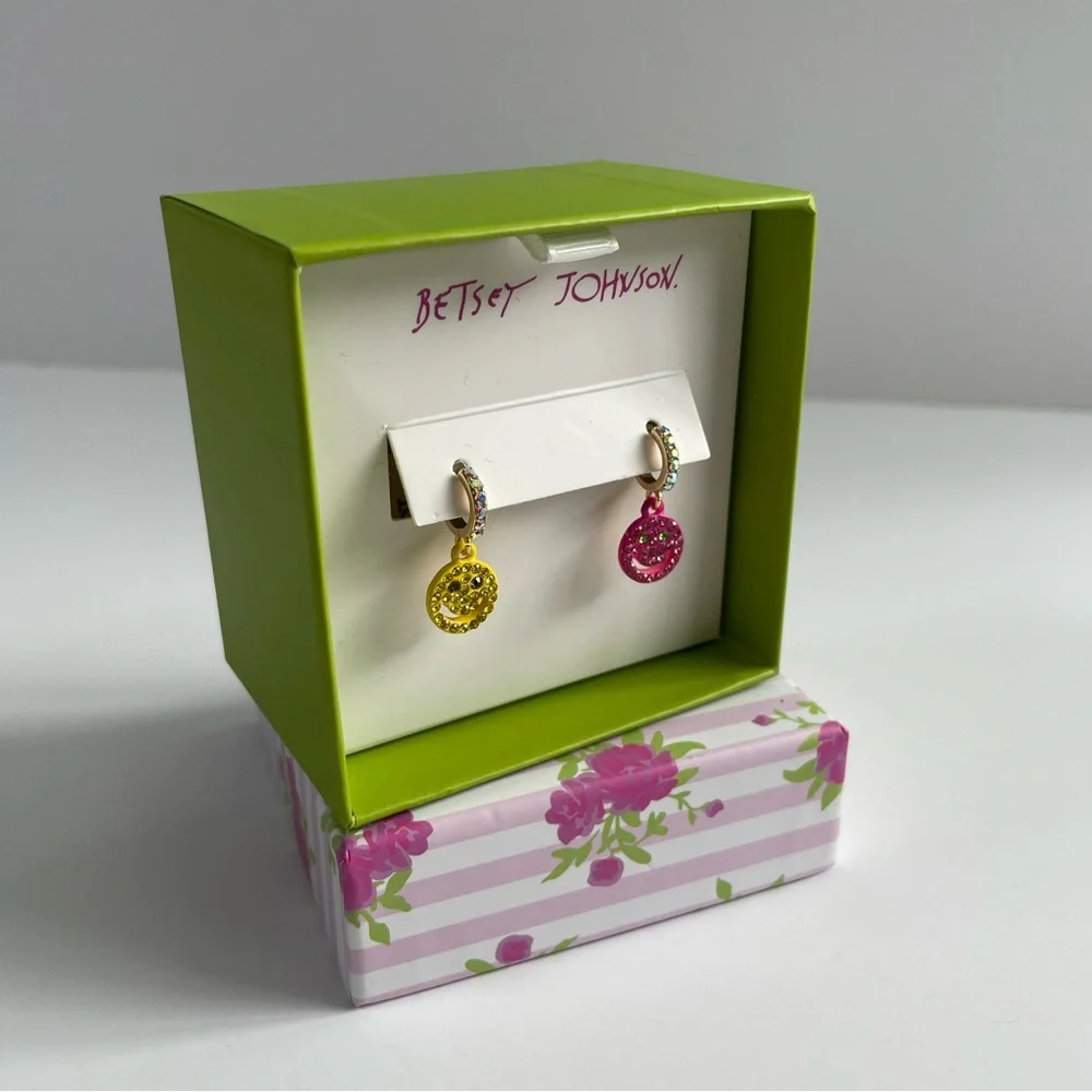 Betsey Johnson | Costume Jewelry Casual Style Earrings - Picture 3 of 7
